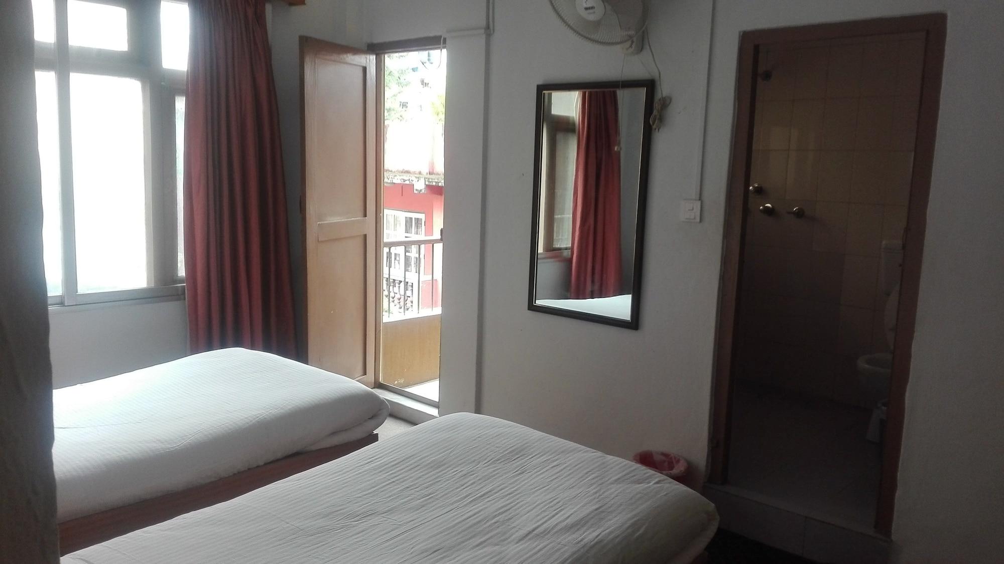 Hotel Nana Катманду Экстерьер фото