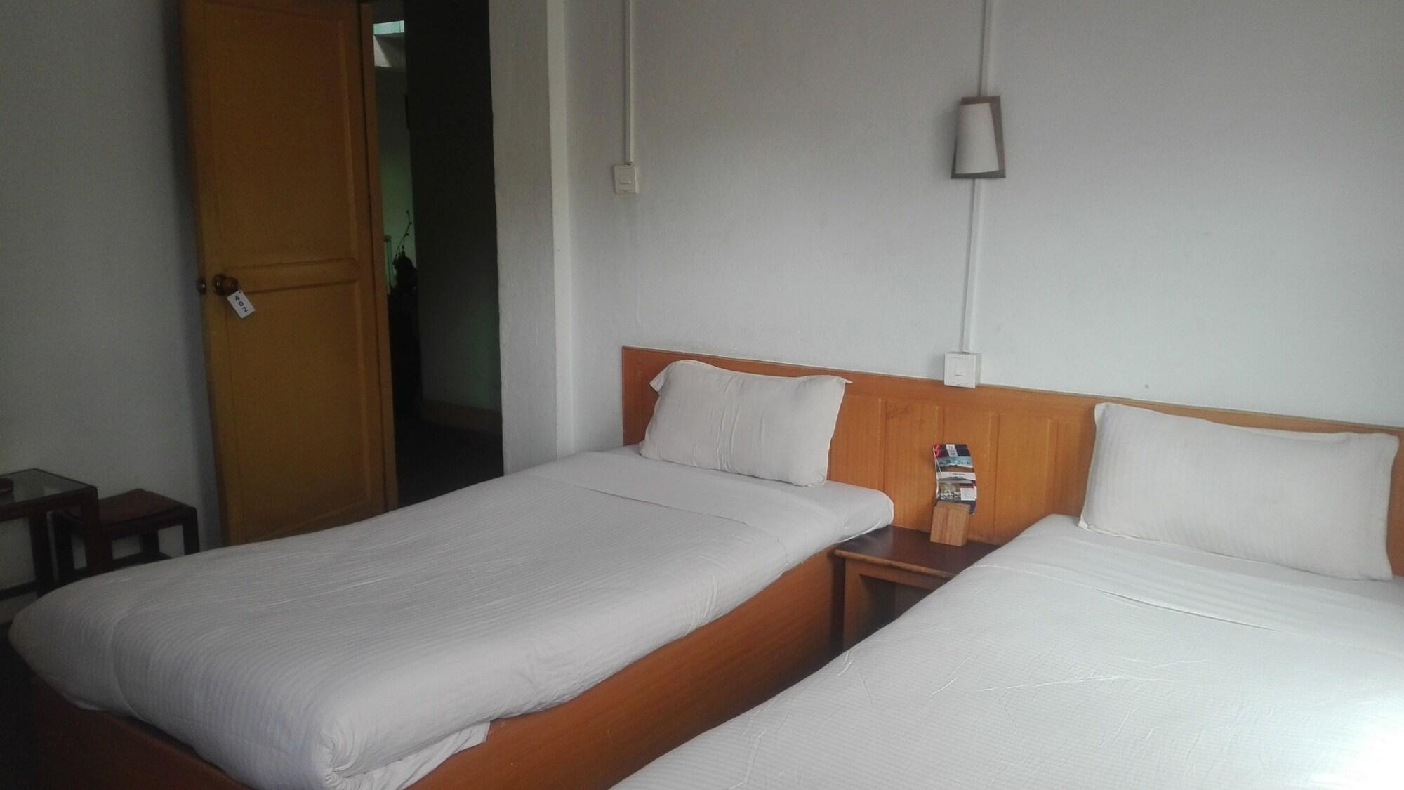 Hotel Nana Катманду Экстерьер фото