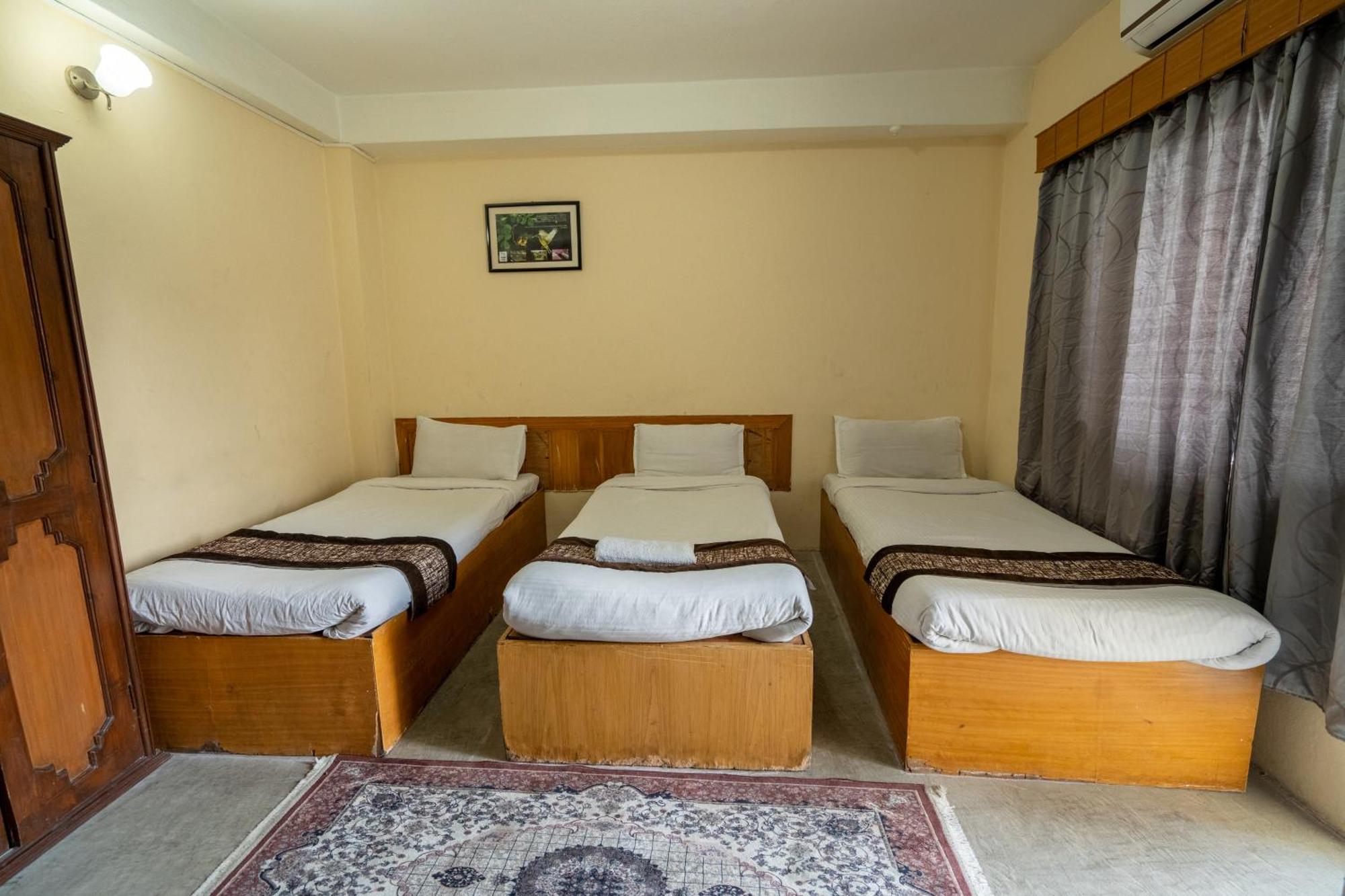 Hotel Nana Катманду Экстерьер фото