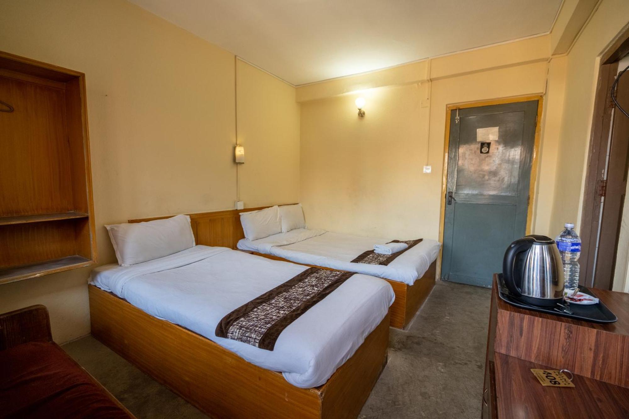 Hotel Nana Катманду Экстерьер фото