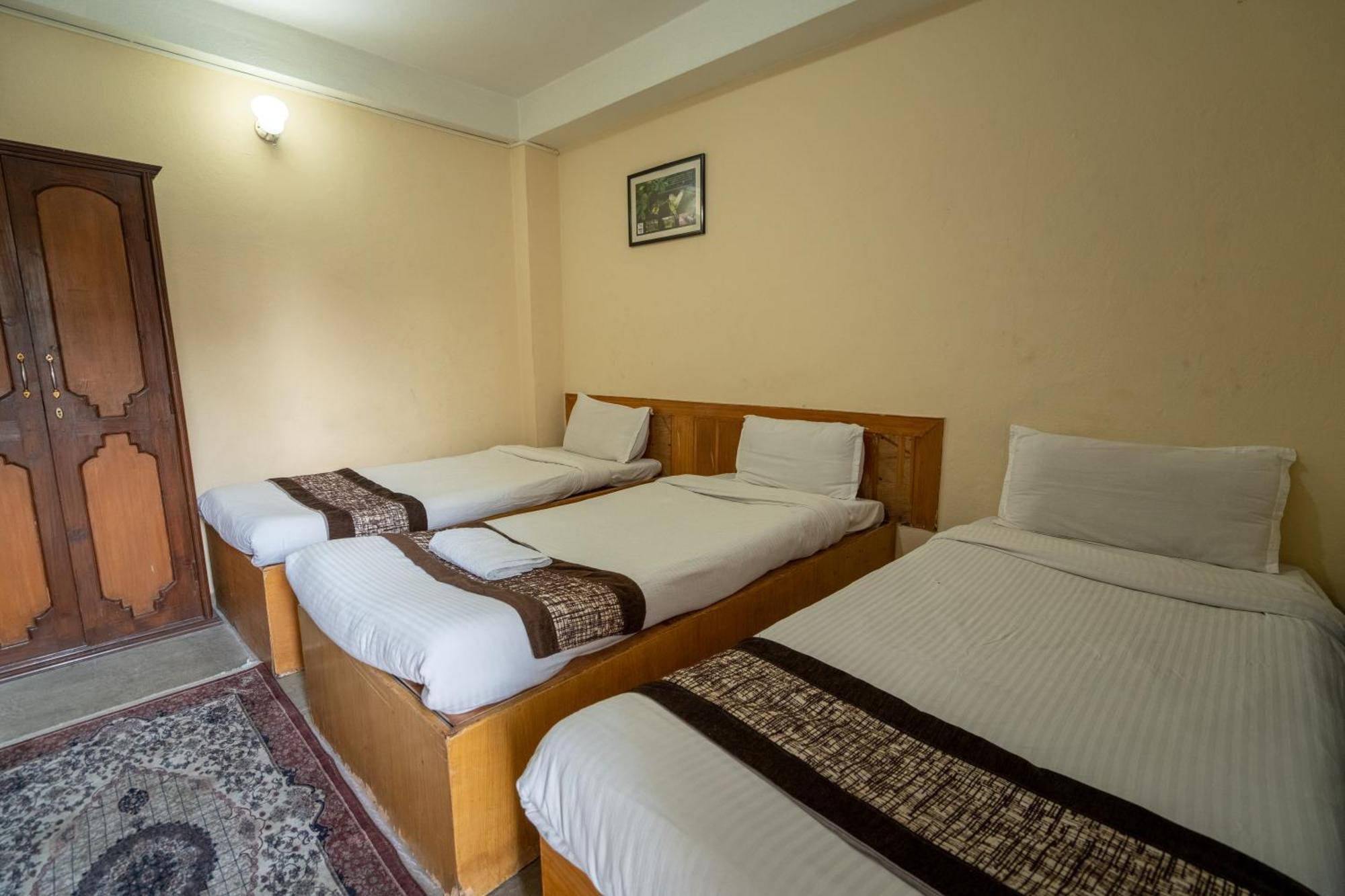 Hotel Nana Катманду Экстерьер фото